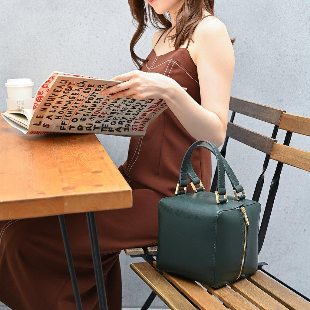 人気レディースバッグ 2WAY仕様 ショルダー＆ハンドバッグ 軽量設計